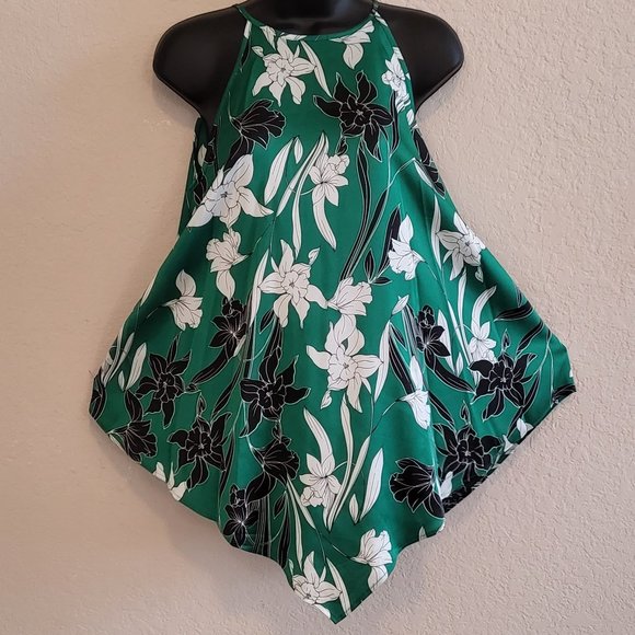 Green Floral Handkerchif Hem Blouse - Picture 2 of 8